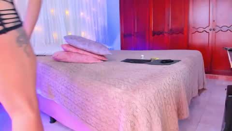 Snapshot of _shantall_777 chatting on November 10, 1:43 pm Shsntal online show from November 10, 1:43 pm