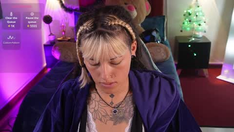 _sharlotte777 online show from December 27, 3:42 am