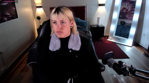 _sharlotte777 online show from January 17, 2:39 pm