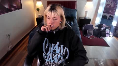 _sharlotte777 online show from January 18, 2:33 pm