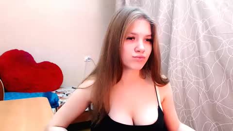 Snapshot of _shy_bunny__ chatting on February 11, 11:10 am Mari online show from February 11, 11:10 am