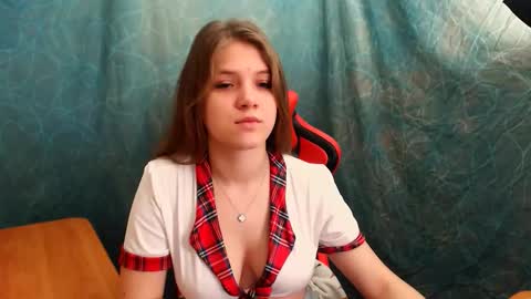 Snapshot of _shy_bunny__ chatting on October 10, 10:47 am Mari online show from October 10, 10:47 am