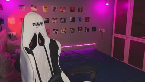 Snapshot of _side_by_you_ chatting on December 1, 4:29 pm NATHANPVT IS OPEN online show from December 1, 4:29 pm