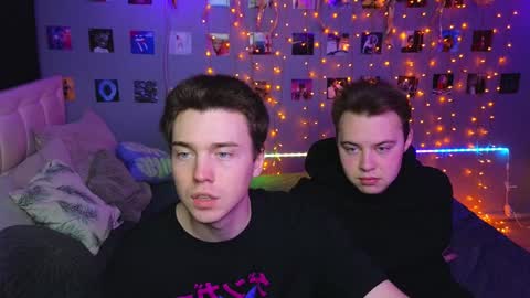 Snapshot of _side_by_you_ chatting on December 26, 11:21 am NATHANPVT IS OPEN online show from December 26, 11:21 am