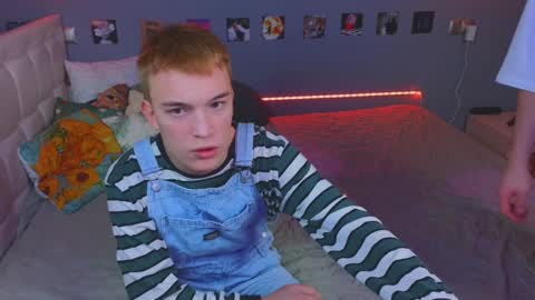 Snapshot of _side_by_you_ chatting on January 17, 6:23 pm NATHANPVT IS OPEN online show from January 17, 6:23 pm