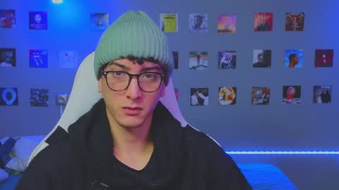 Snapshot of _side_by_you_ chatting on January 19, 6:53 am NATHANPVT IS OPEN online show from January 19, 6:53 am