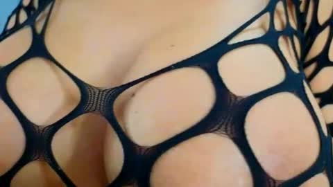 Snapshot of _sinwithme_ chatting on October 20, 8:04 am Jessy online show from October 20, 8:04 am