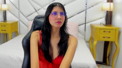 Snapshot of _skinnydoll chatting on September 12, 2:00 am Lana online show from September 12, 2:00 am