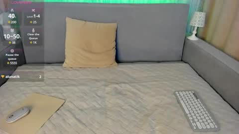 _smetanka_ online show from February 8, 6:01 pm