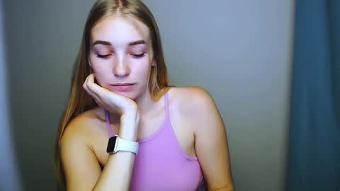 Snapshot of _snow_queen__ chatting on November 23, 7:35 pm Rachel online show from November 23, 7:35 pm