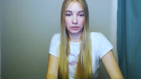 Snapshot of _snow_queen__ chatting on December 2, 8:37 pm Rachel online show from December 2, 8:37 pm