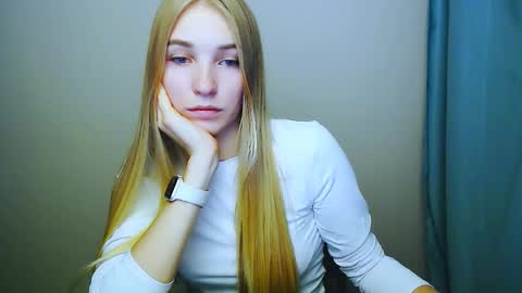 Snapshot of _snow_queen__ chatting on December 3, 7:56 pm Rachel online show from December 3, 7:56 pm