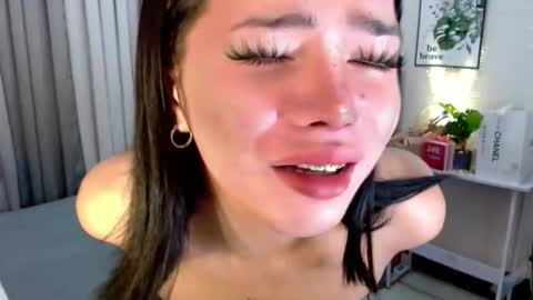 Snapshot of _sophie_69 chatting on October 29, 8:38 am _sophie_69 online show from October 29, 8:38 am