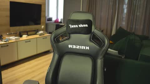 OLIVERpvt is open online show from September 12, 2:17 pm