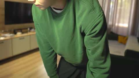 OLIVERpvt is open online show from September 17, 6:15 am