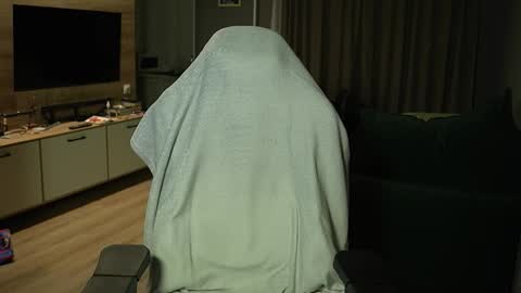 OLIVERpvt is open online show from February 5, 3:11 am