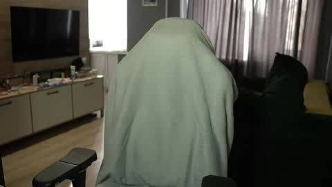 OLIVERpvt is open online show from March 31, 12:05 pm