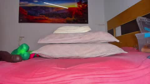 susy online show from March 12, 6:00 pm