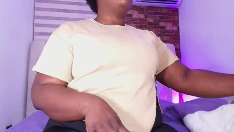 susy online show from March 25, 3:01 am