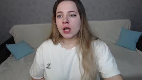 Snapshot of _sweet_lana_ chatting on December 23, 7:17 am Lana online show from December 23, 7:17 am