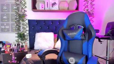 Snapshot of _taylor_black chatting on November 29, 10:02 pm Taylor online show from November 29, 10:02 pm