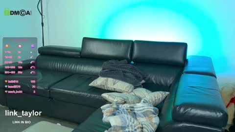 Snapshot of _taylormoon chatting on November 15, 10:15 pm Link Taylor online show from November 15, 10:15 pm