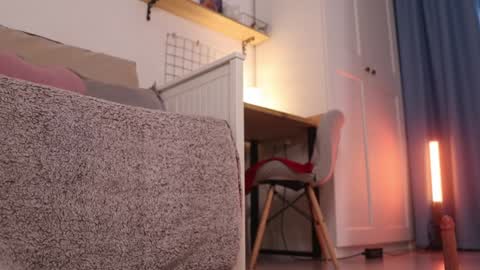 Snapshot of _teasecake_ chatting on January 17, 8:02 am Annie online show from January 17, 8:02 am