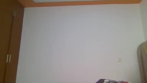 Snapshot of _tessy chatting on February 24, 7:06 am TESSY online show from February 24, 7:06 am