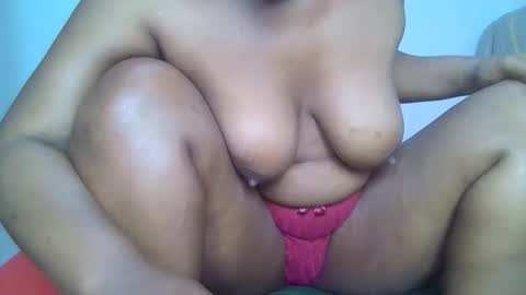 Snapshot of _tessy chatting on March 4, 1:11 am TESSY online show from March 4, 1:11 am