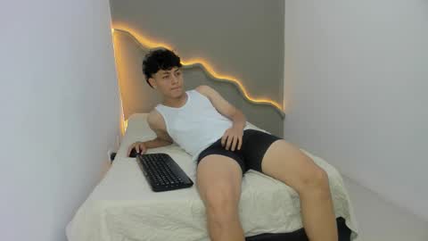 Theoo online show from November 4, 8:19 pm