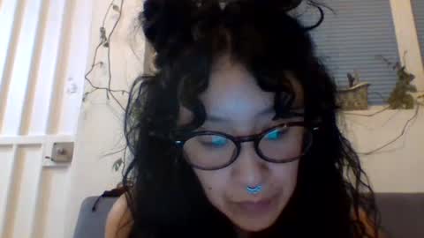 Snapshot of _tutti_frutti_ chatting on January 4, 12:48 am _tutti_frutti_ online show from January 4, 12:48 am