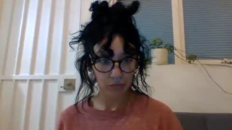 Snapshot of _tutti_frutti_ chatting on February 6, 2:22 am _tutti_frutti_ online show from February 6, 2:22 am