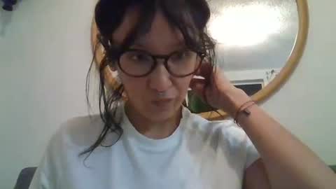 Snapshot of _tutti_frutti_ chatting on October 27, 2:37 am _tutti_frutti_ online show from October 27, 2:37 am