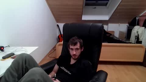 Snapshot of _v_l_a_d_ chatting on November 19, 7:58 pm Vlad online show from November 19, 7:58 pm