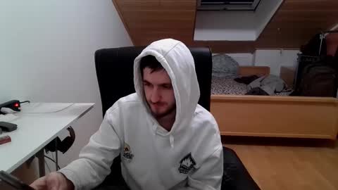 Snapshot of _v_l_a_d_ chatting on November 22, 1:15 am Vlad online show from November 22, 1:15 am