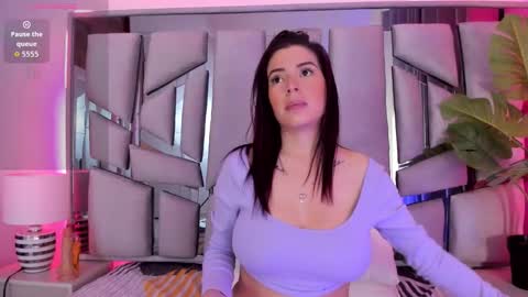 _valeria_saenz_ online show from October 13, 3:39 am