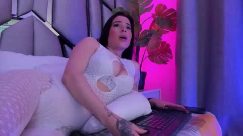 _valeria_saenz_ online show from November 21, 3:49 am