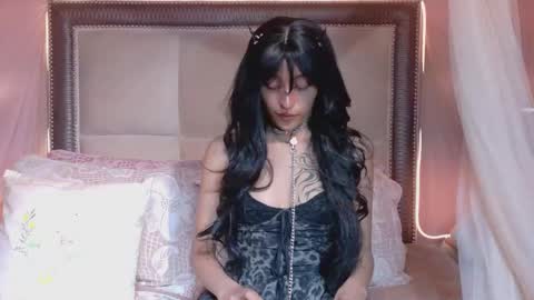 Snapshot of _valuu chatting on November 19, 1:00 pm Valuu online show from November 19, 1:00 pm