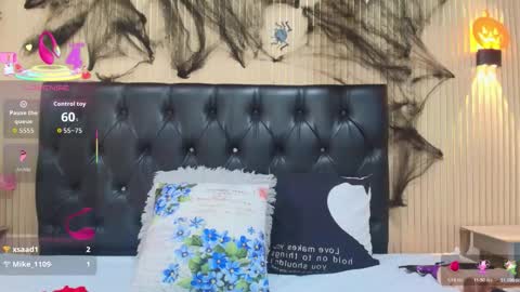 Snapshot of _veronica_tits chatting on October 31, 4:35 am Veronica online show from October 31, 4:35 am