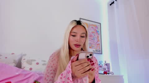   online show from March 1, 9:37 pm