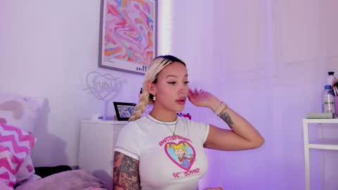   online show from March 3, 5:29 pm