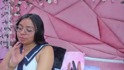 Snapshot of _violeta18_ chatting on October 12, 3:27 am _violeta18_ online show from October 12, 3:27 am