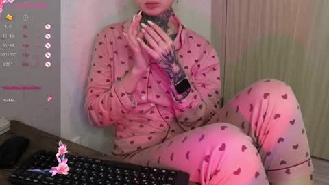 Alis online show from February 4, 8:59 pm