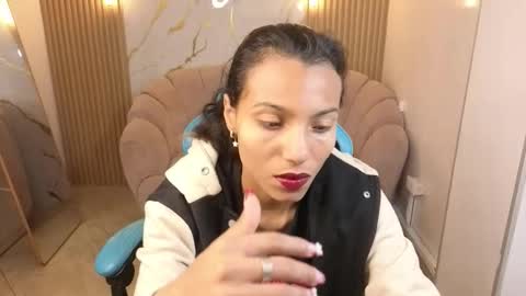 Snapshot of _wendy_b chatting on November 22, 3:05 am wendy online show from November 22, 3:05 am