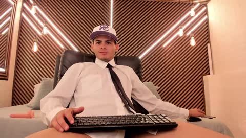  white fox  online show from February 7, 4:16 am