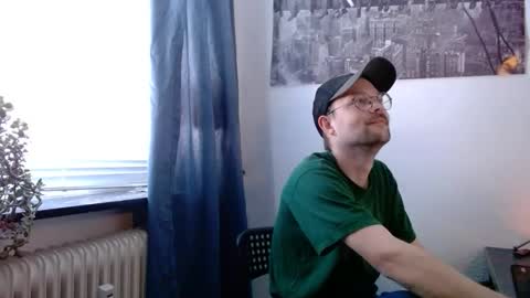 _whoisthatguy_ online show from October 19, 12:28 pm