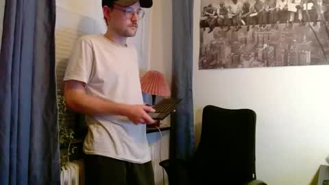 _whoisthatguy_ online show from October 27, 5:17 pm