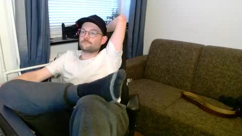 _whoisthatguy_ online show from November 10, 3:11 pm