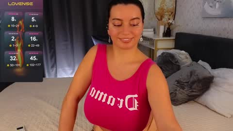 Jasmine online show from January 4, 3:28 pm