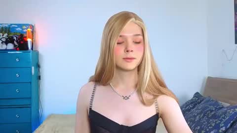 LITTLE FOX online show from September 29, 3:17 pm